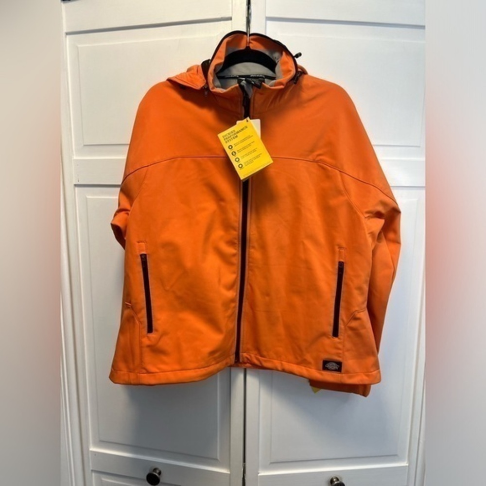 NWT Dickies Women’s Performance Soft Shell Jacket Size XL Color Neon Orange